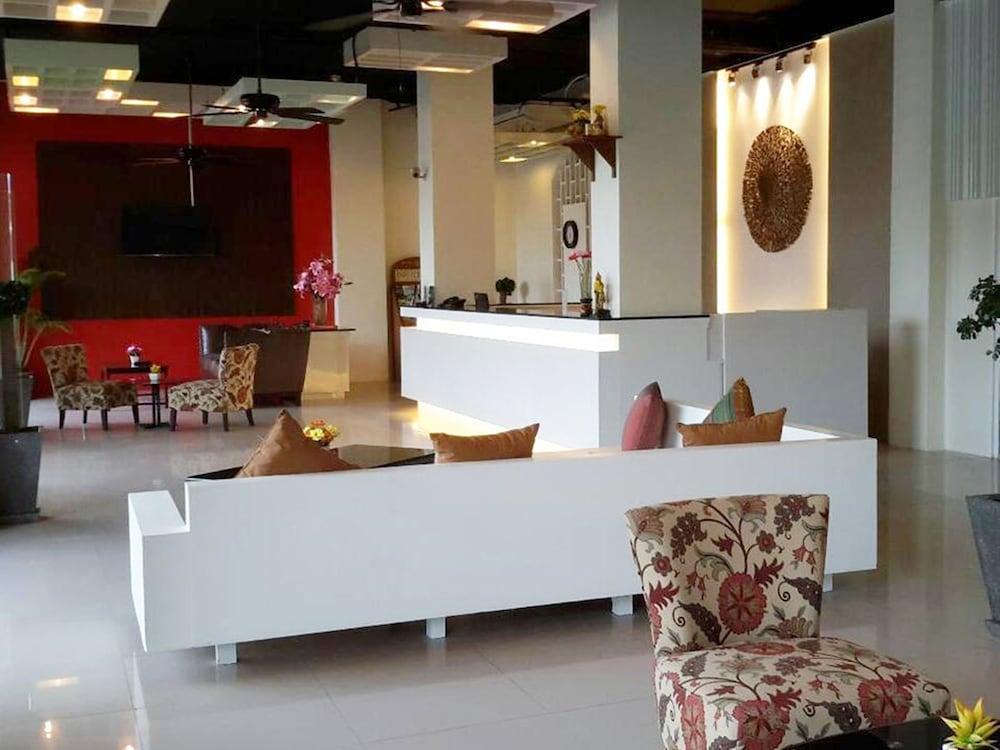 Malin Patong Hotel Bagian luar foto