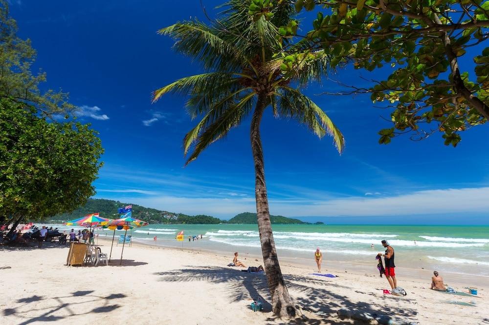Malin Patong Hotel Bagian luar foto
