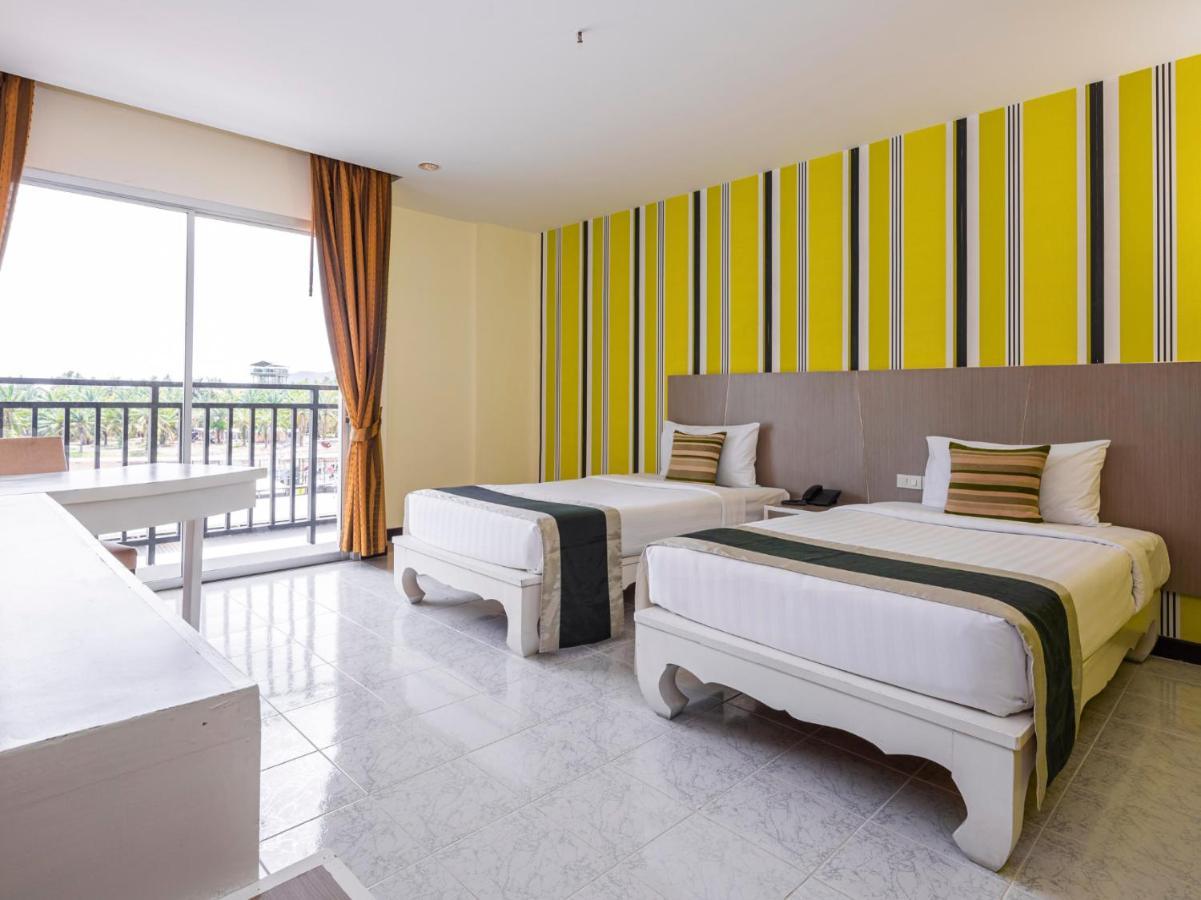 Malin Patong Hotel Bagian luar foto