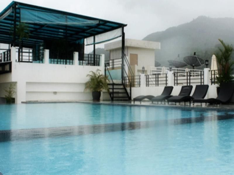 Malin Patong Hotel Bagian luar foto
