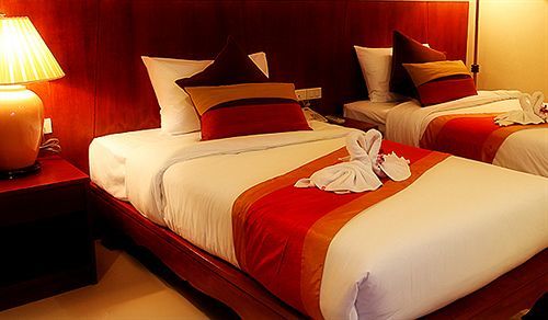 Malin Patong Hotel Bagian luar foto